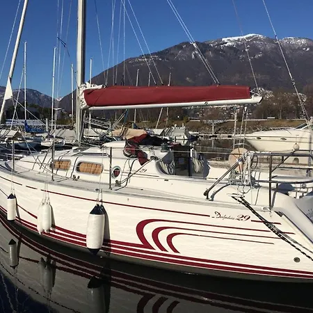 Barca A Vela Sul Lago Maggiore Båthotell Locarno
