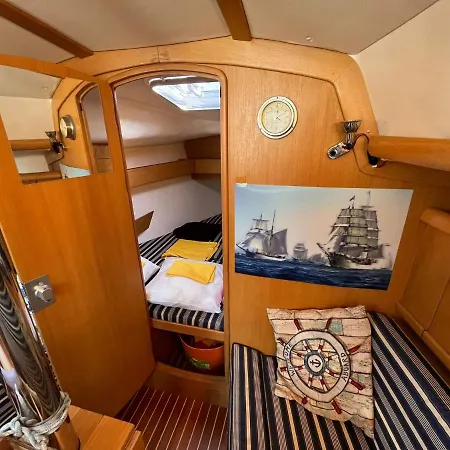 Båthotell Barca A Vela Sul Lago Maggiore Locarno
